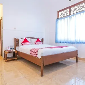 2* Hotel Vaccinated Staff - Oyo 1741 Komala Indah